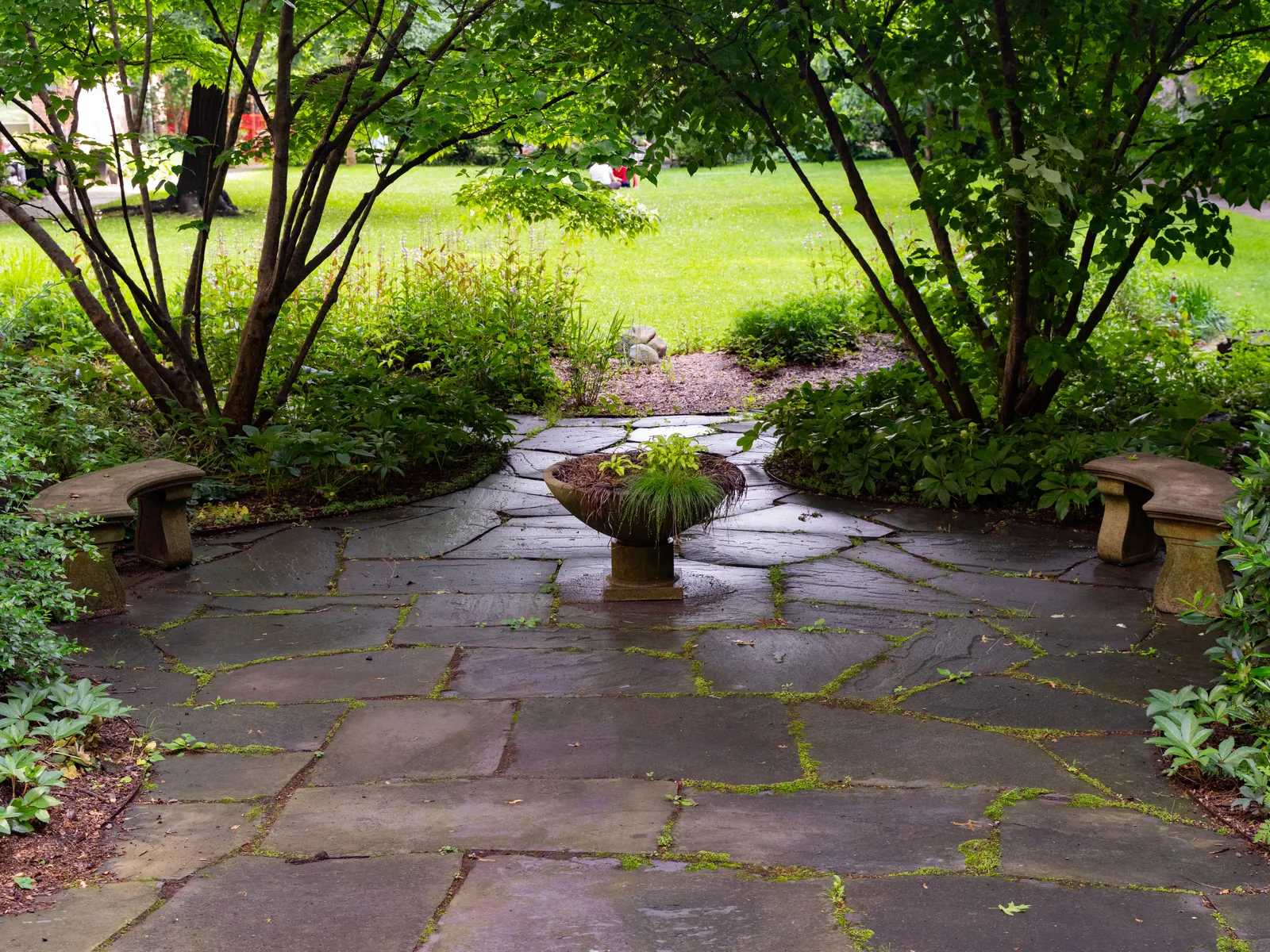 Courtyard basketweave patio in classic brick tones with a clean straight edge line